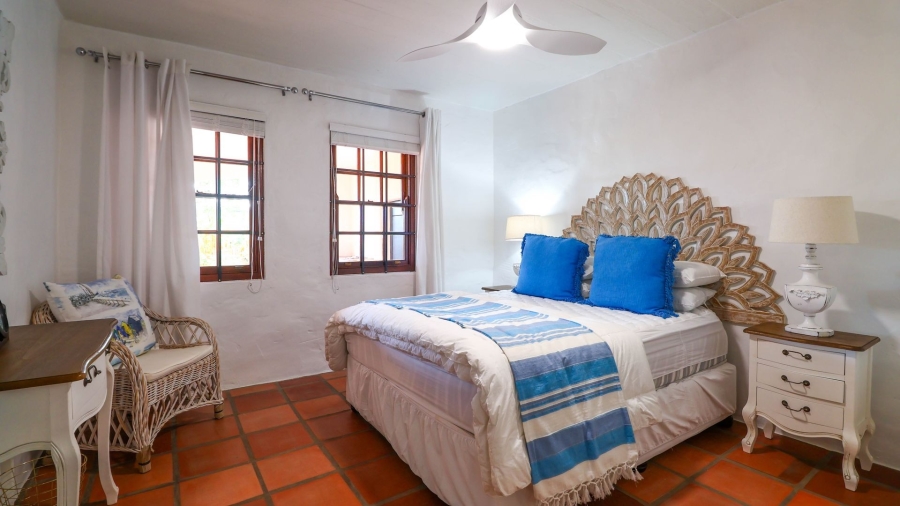 6 Bedroom Property for Sale in Kingfisher Creek Western Cape